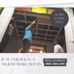 Jasa Pasang Stiker Kaca Rumah di Surabaya
